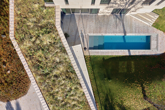 The Green Courtyard House - Image 20 of 33