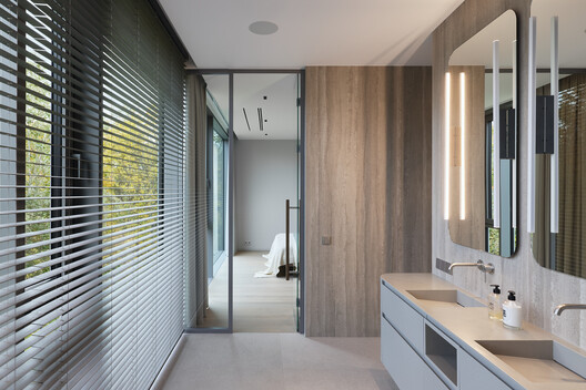 The Green Courtyard House - Interior Photography, Wood, Lighting, Glass