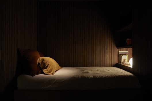 Waiheke House / Cheshire Architects Waiheke House / Cheshire Architects - Interior Photography, Bedroom, Wood, Bed, Lighting