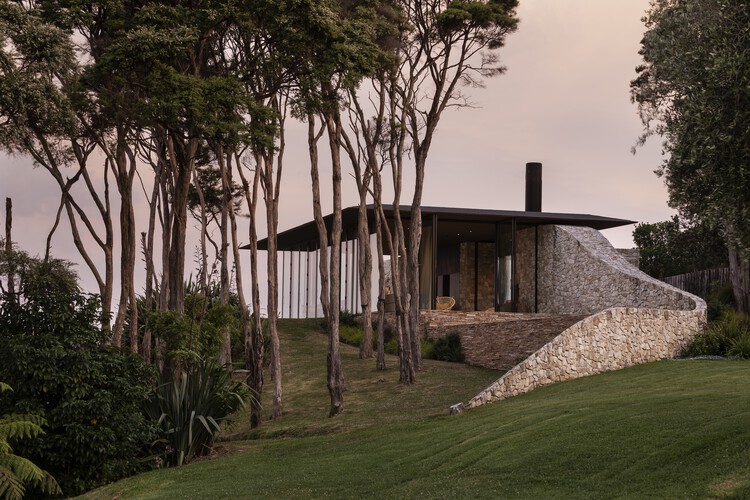 Waiheke House / Cheshire Architects - Houses