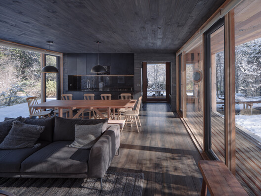 House on the Cautín River / Iragüen Viñuela Arquitectos House on the Cautín River / Iragüen Viñuela Arquitectos - Interior Photography, Living Room, Wood, Door