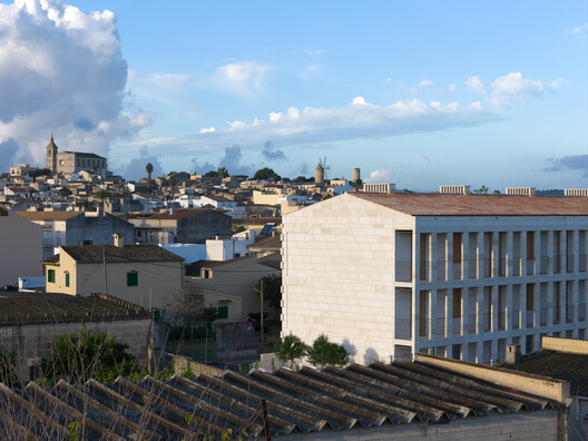 Ten Social Housing Units in Santa Margalida, Mallorca / Javier Gavín + Siddartha Rodrigo + Juan Moreno + DATAAE - Image 6 of 20
