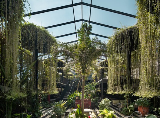 Sunrise Garden Restaurant / M9 Design Studio