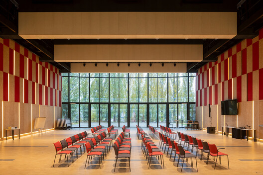 Philo Science Center at Institut Le Rosey / Bernard Tschumi Architects - Interior Photography, Chair