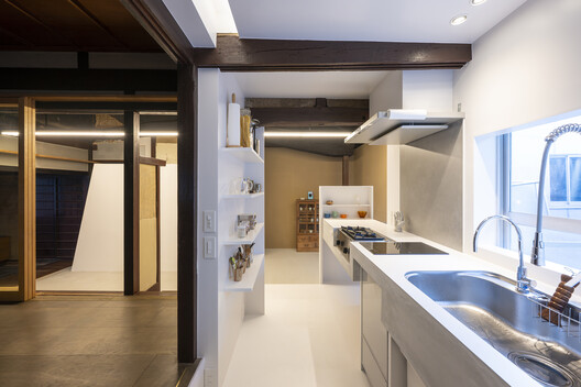 Old Folk House in Iwakura / td-Atelier Old Folk House in Iwakura / td-Atelier - Interior Photography, Kitchen, Wood, Lighting, Countertop, Glass