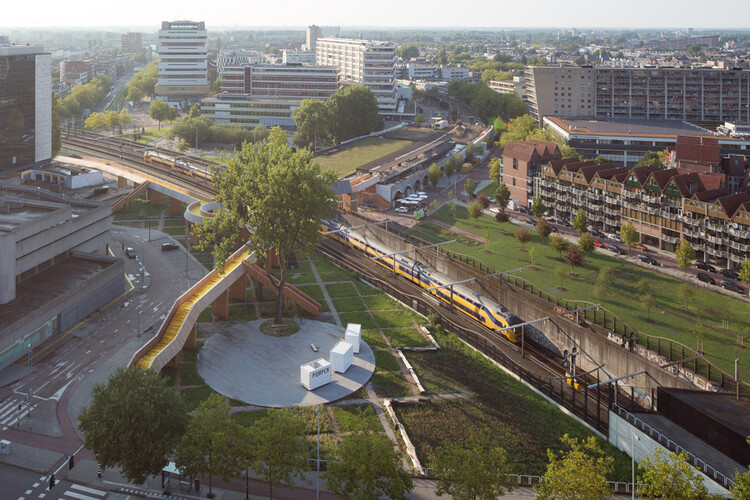No Solid Ground: Three Approaches to Building Below Sea Level in Rotterdam - Image 66 of 70