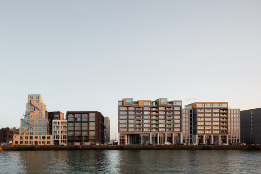 No Solid Ground: Three Approaches to Building Below Sea Level in Rotterdam No Solid Ground: Three Approaches to Building Below Sea Level in Rotterdam - Image 43 of 70