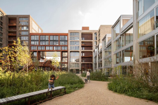 No Solid Ground: Three Approaches to Building Below Sea Level in Rotterdam No Solid Ground: Three Approaches to Building Below Sea Level in Rotterdam - Image 28 of 70