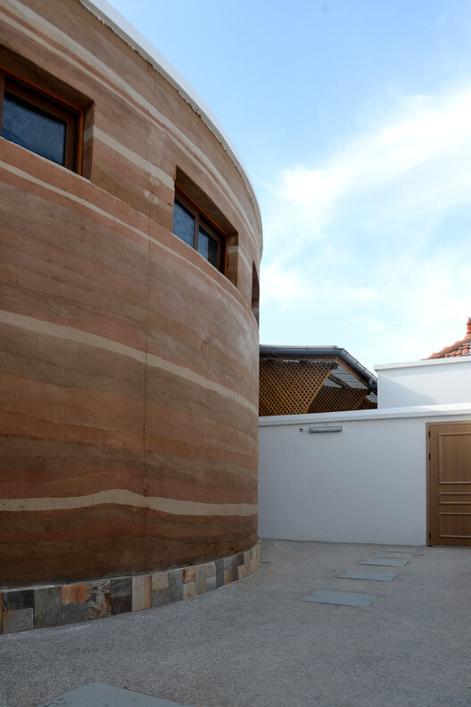 Elevating Earth: Reviving and Advancing an Indigenous Building Material Elevating Earth: Reviving and Advancing an Indigenous Building Material - Image 15 of 16