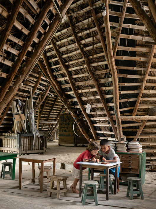 Contemporary Ecuadorian Architecture: Connecting Materials, Environment, and Culture Contemporary Ecuadorian Architecture: Connecting Materials, Environment, and Culture - Image 3 of 25