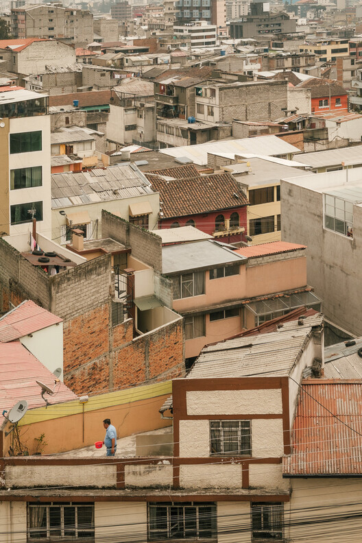 Contemporary Ecuadorian Architecture: Connecting Materials, Environment, and Culture Contemporary Ecuadorian Architecture: Connecting Materials, Environment, and Culture - Image 11 of 25