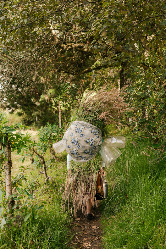 Contemporary Ecuadorian Architecture: Connecting Materials, Environment, and Culture Contemporary Ecuadorian Architecture: Connecting Materials, Environment, and Culture - Image 20 of 25