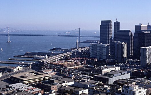 The Embarcadero Freeway: Elevated Infrastructure and Urban Regeneration in San Francisco - Image 4 of 8