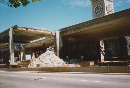 The Embarcadero Freeway: Elevated Infrastructure and Urban Regeneration in San Francisco - Image 6 of 8