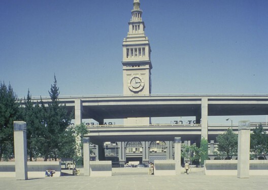 The Embarcadero Freeway: Elevated Infrastructure and Urban Regeneration in San Francisco - Image 3 of 8