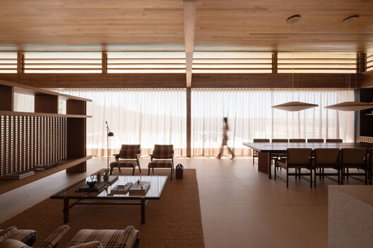 Residência CR / Lucas Takaoka - Fotografia de Interiores, Madeira, Mesa, Cadeira