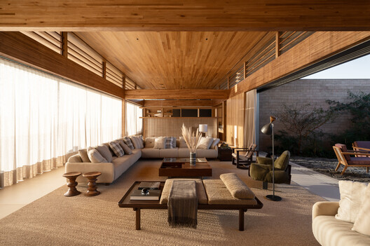 Residência CR / Lucas Takaoka - Fotografia de Interiores, Sala de Estar, Madeira, Sofá, Cadeira