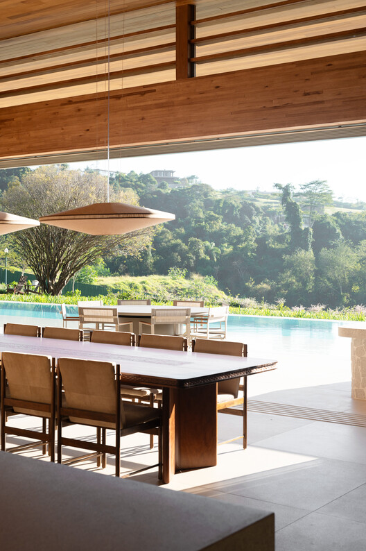 Residência CR / Lucas Takaoka - Fotografia de Interiores, Sala de Jantar, Madeira, Mesa, Cadeira