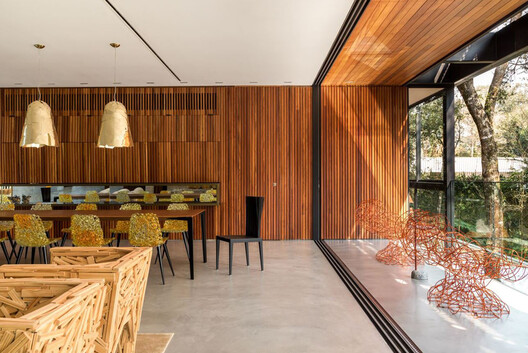 House 17-JB / Luiz Volpato Arquitetura - Interior Photography, Dining room, Wood, Chair