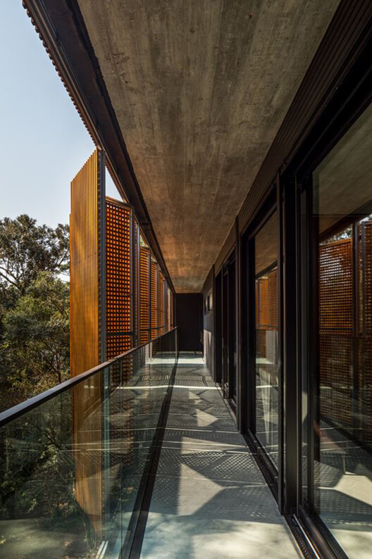 House 17-JB / Luiz Volpato Arquitetura - Image 6 of 38