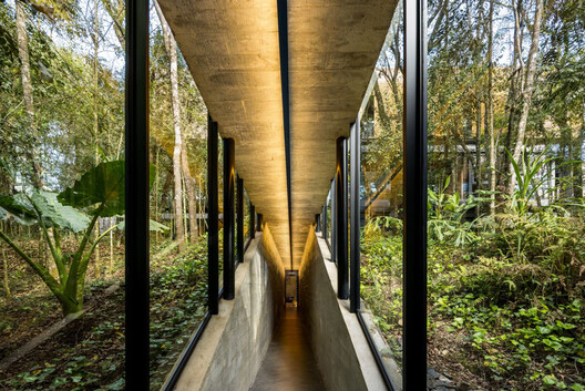 House 17-JB / Luiz Volpato Arquitetura - Image 20 of 38