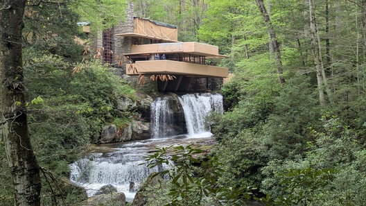 Frank Lloyd Wright’s Fallingwater Reopens After Restoration, Celebrating Its 90th Anniversary Frank Lloyd Wright’s Fallingwater Reopens After Restoration, Celebrating Its 90th Anniversary - Image 4 of 5