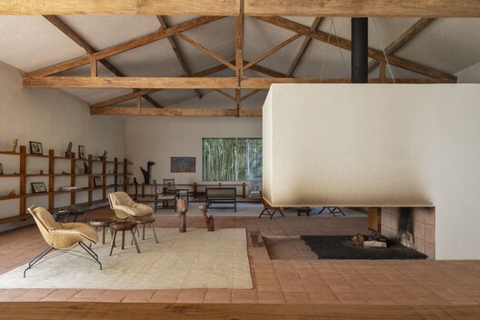 Itaipava Farm / Lucas Jimeno Dualde Itaipava Farm / Lucas Jimeno Dualde - Interior Photography, Wood, Lighting, Chair