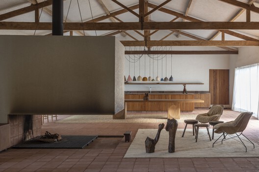 Itaipava Farm / Lucas Jimeno Dualde Itaipava Farm / Lucas Jimeno Dualde - Interior Photography, Wood, Lighting, Chair