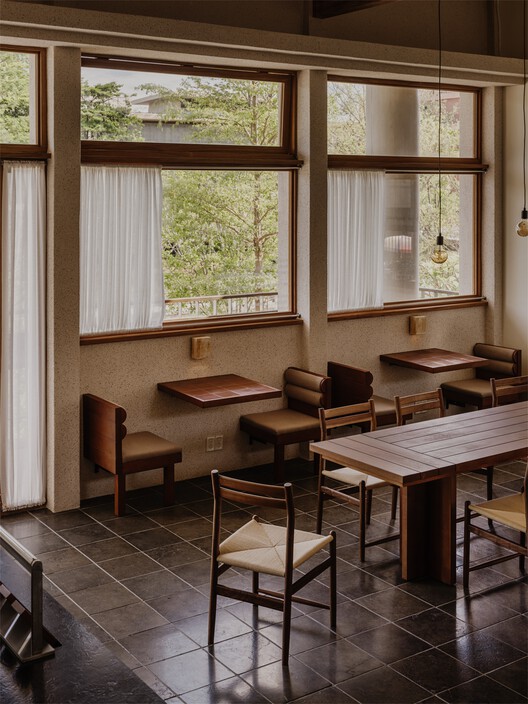 BAN MAA / Geemo Design BAN MAA / Geemo Design - Interior Photography, Living Room, Wood, Table, Lighting, Chair, Glass