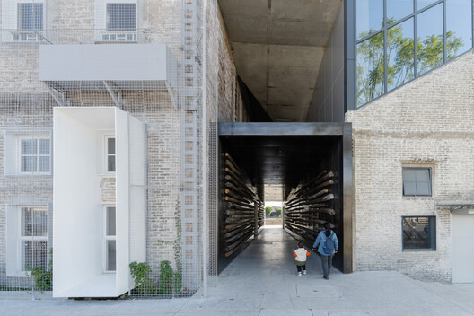 Renovation Design of Yongping Warehouses / Atelier cnS - Interior Photography, Concrete