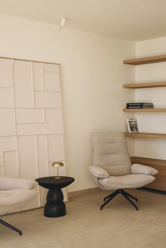 Casa L5 / Pasqual Giner Arquitectura - Interior Photography, Living Room, Wood, Shelving, Chair