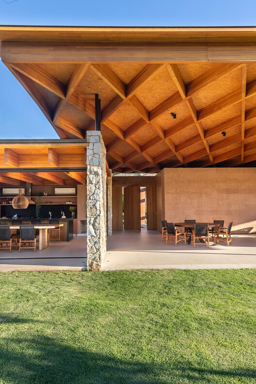 Casa JCA / Magarão + Lindenberg Arq - Fotografia de Interiores, Madeira, Viga