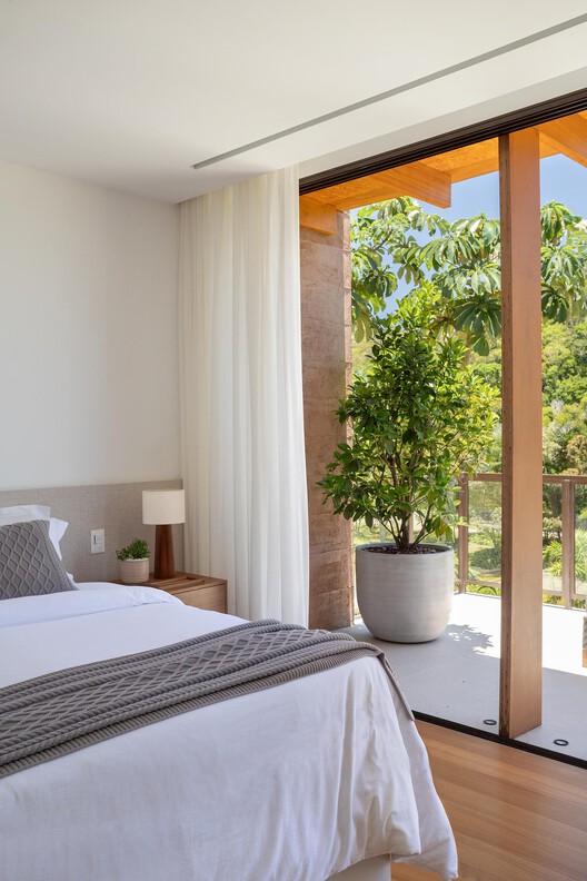 Casa JCA / Magarão + Lindenberg Arq - Fotografia de Interiores, Dormitório, Madeira, Cama, Iluminação, Mesa