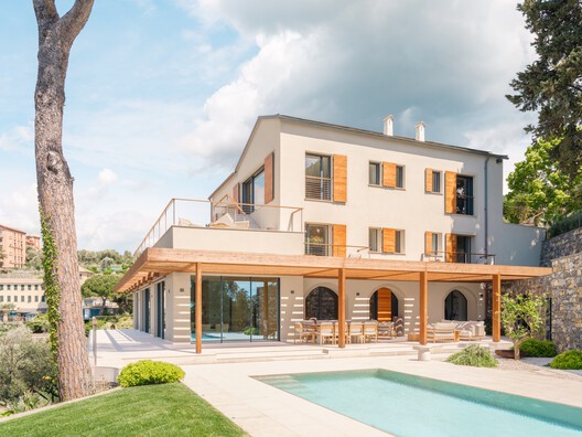 Villa in Recco / Gosplan + Giordano Hadamik Architects + caarpa + studio.skey - Exterior Photography, Door, Balcony, Deck, Courtyard