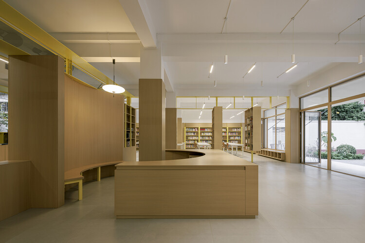 成都树德中学东马棚校区图书馆改造 / 衡建筑 - 室内图, 厨房, 木头, 隔断, 玻璃
