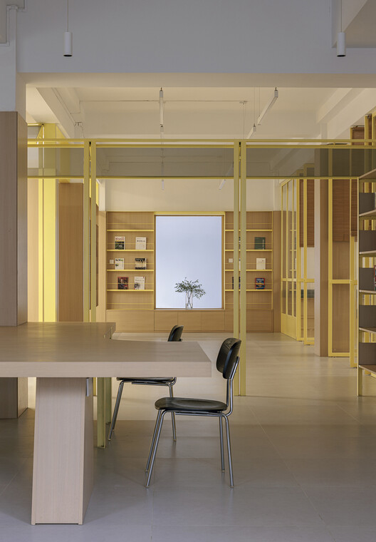 Renovation Design of the Library, Chengdu Shude Experimental Middle School / Modum Atelier Renovation Design of the Library, Chengdu Shude Experimental Middle School / Modum Atelier - Interior Photography, Wood, Lighting, Glass, Shelving