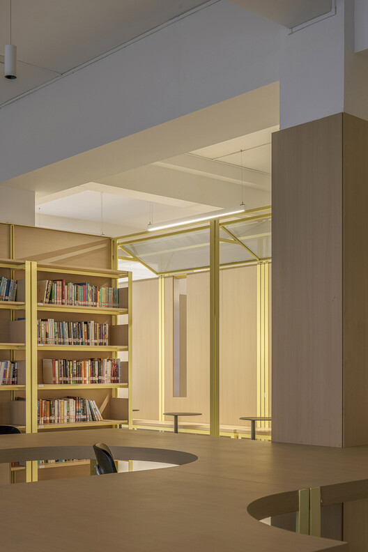 Renovation Design of the Library, Chengdu Shude Experimental Middle School / Modum Atelier Renovation Design of the Library, Chengdu Shude Experimental Middle School / Modum Atelier - Interior Photography, Closet, Wood, Lighting, Glass