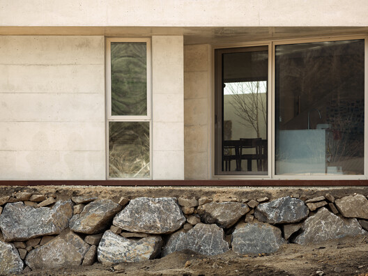 Two Gabled Volumes, One Landscape / BRBB Architects - Exterior Photography, Concrete