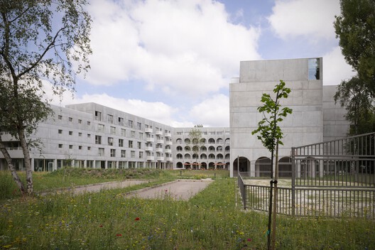 The Babel Community - Coliving Residence  / D'HOUNDT+BAJART Architectes&associés - Exterior Photography, Concrete