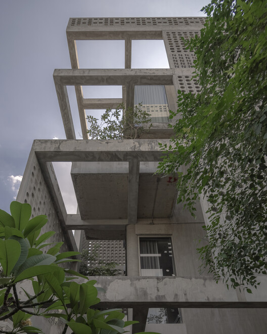 Sailom House  / Anonym - Exterior Photography, Balcony, Concrete