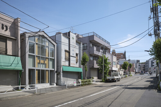A House, Resident and Milk Delivery Service / Meguro Architecture Laboratory A House, Resident and Milk Delivery Service / Meguro Architecture Laboratory - Exterior Photography