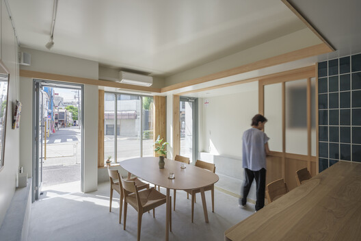 A House, Resident and Milk Delivery Service / Meguro Architecture Laboratory A House, Resident and Milk Delivery Service / Meguro Architecture Laboratory - Interior Photography, Dining room, Wood