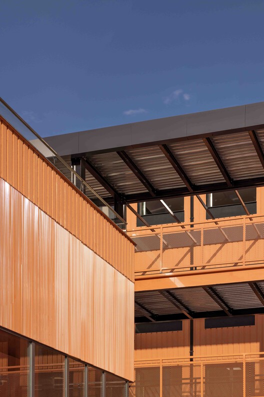 Partizani High School / Loft Architects - Image 11 of 13