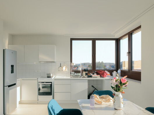 Platte-Lostraat Collective Housing / KPW architecten Platte-Lostraat Collective Housing / KPW architecten - Interior Photography, Kitchen, Countertop, Wood, Lighting, Chair, Glass
