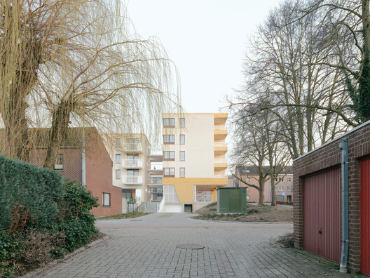 Platte-Lostraat Collective Housing / KPW architecten Platte-Lostraat Collective Housing / KPW architecten - Exterior Photography, Facade, Balcony, Concrete