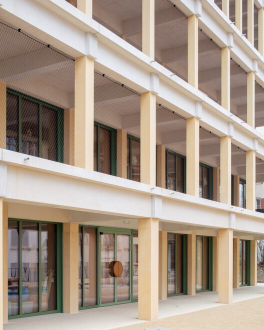 Collège des Parcs School Extension and two Sport Halls / Stoa architectes Collège des Parcs School Extension and two Sport Halls / Stoa architectes - Interior Photography, Balcony