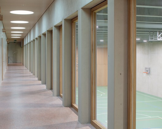 Collège des Parcs School Extension and two Sport Halls / Stoa architectes Collège des Parcs School Extension and two Sport Halls / Stoa architectes - Image 9 of 25