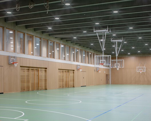 Collège des Parcs School Extension and two Sport Halls / Stoa architectes Collège des Parcs School Extension and two Sport Halls / Stoa architectes - Image 10 of 25