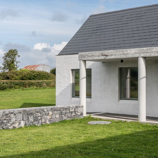 Gort Uí Ghaoithín / Fuinneamh Workshop Architects - Exterior Photography, Concrete
