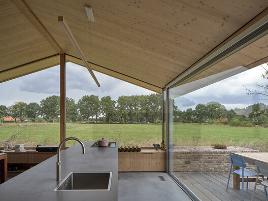 House in the Meadow / Team Tonbo - Interior Photography, Kitchen, Beam